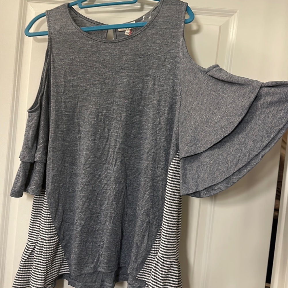 Flowy Boutique Cut Out Sleeve Top